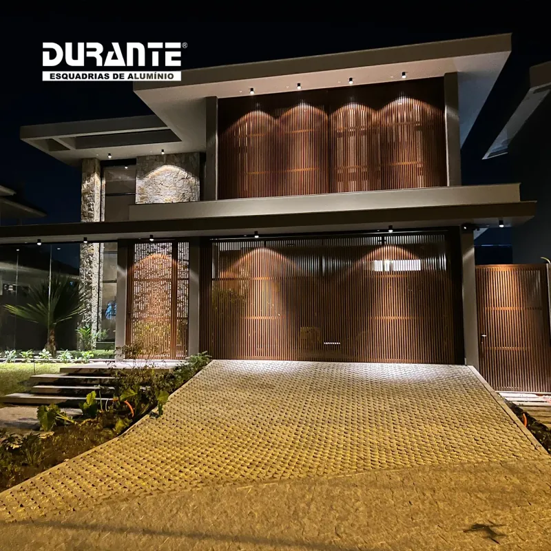 Obra de esquadrias de alumínio em Santa Catarina — Durante Esquadrias