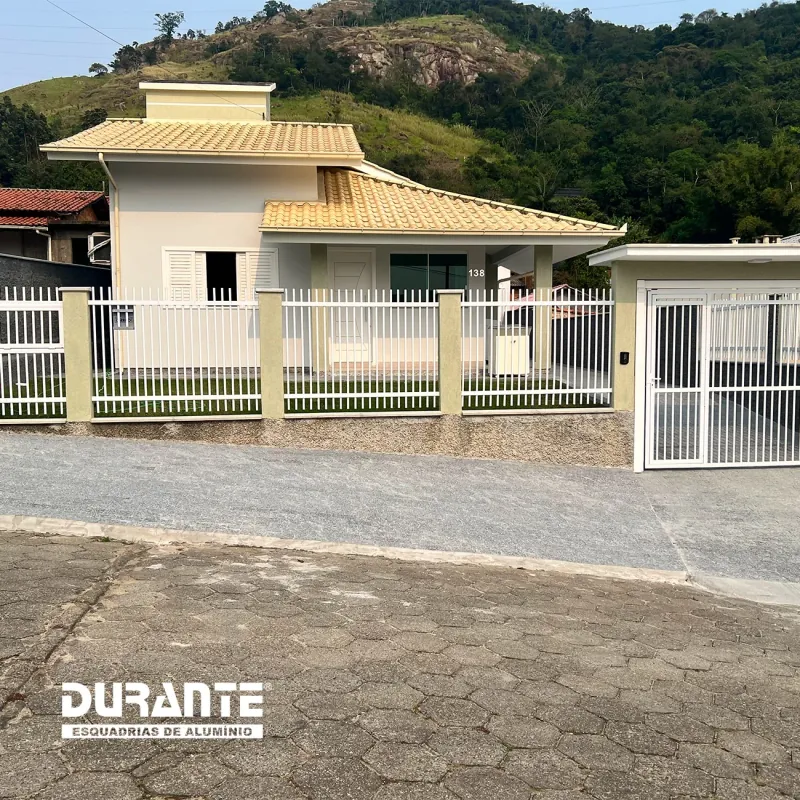 Obra de esquadrias de alumínio em Santa Catarina — Durante Esquadrias