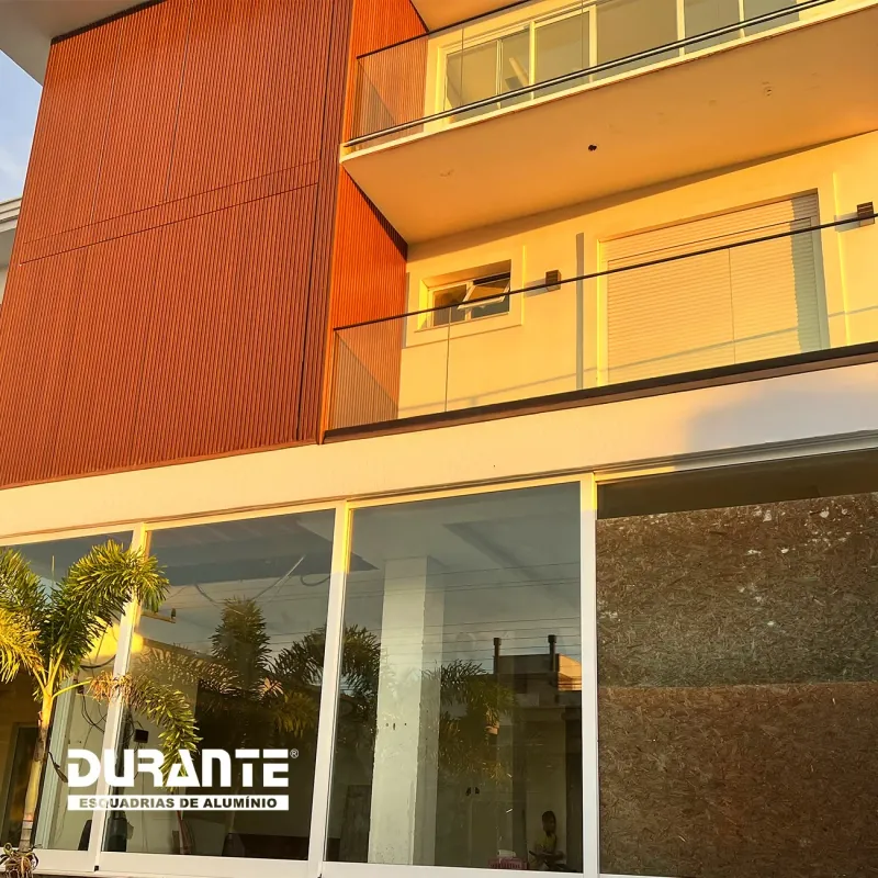 Obra de esquadrias de alumínio em Santa Catarina — Durante Esquadrias